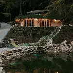 别墅 Forest Retreat With Sauna And Jacuzzi