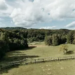 Villa Forest Retreat With Sauna And Jacuzzi