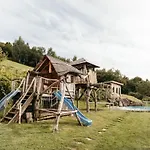 Forest Retreat With Sauna And Jacuzzi