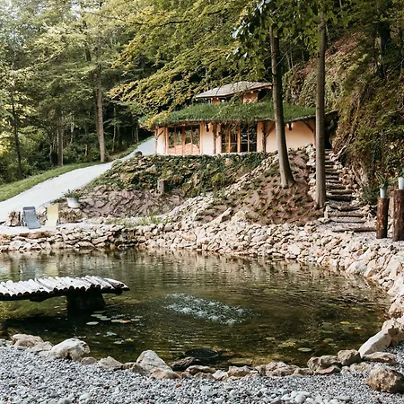 Forest Retreat With Sauna And Jacuzzi *