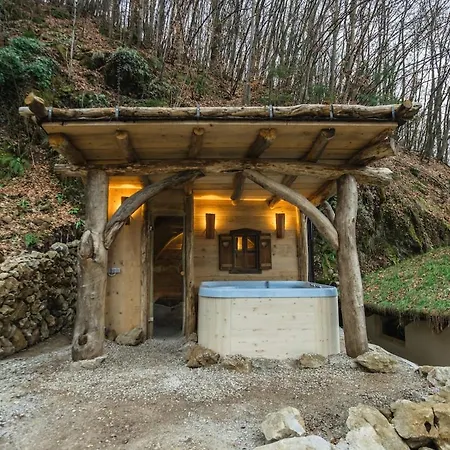 别墅 Forest Retreat With Sauna And Jacuzzi 洛什科