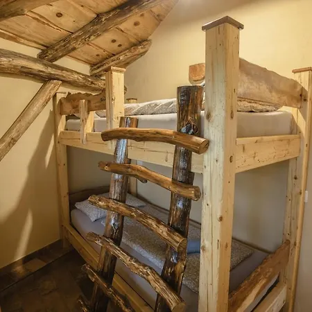 Forest Retreat With Sauna And Jacuzzi